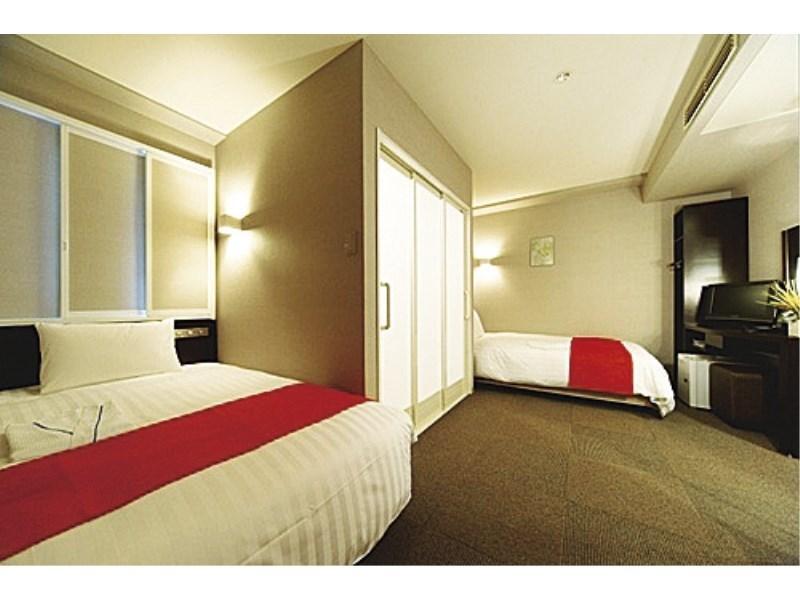 Vessel Inn Hiroshima Station Exteriör bild